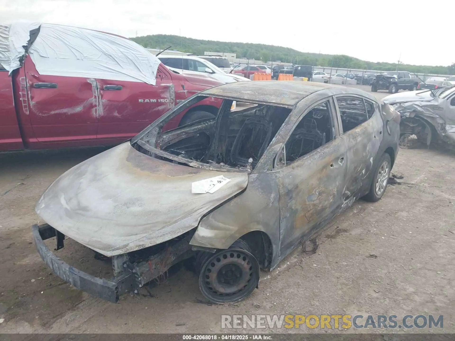 6 Photograph of a damaged car 5NPD74LF2LH501645 HYUNDAI ELANTRA 2020