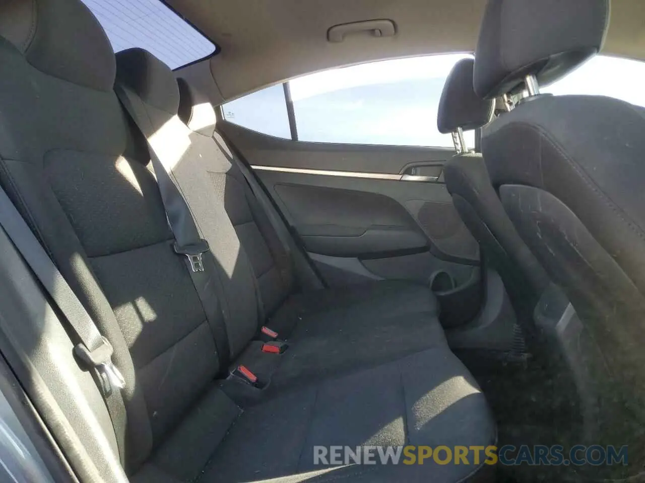 10 Photograph of a damaged car 5NPD74LF2LH502083 HYUNDAI ELANTRA 2020