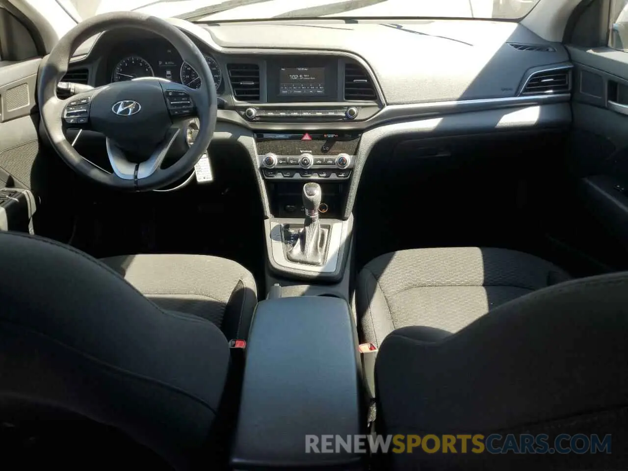8 Photograph of a damaged car 5NPD74LF2LH520339 HYUNDAI ELANTRA 2020