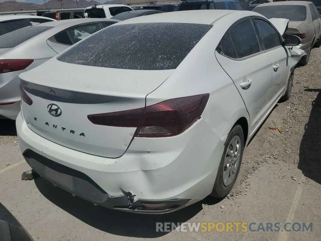 3 Фотография поврежденного автомобиля 5NPD74LF2LH604855 HYUNDAI ELANTRA 2020