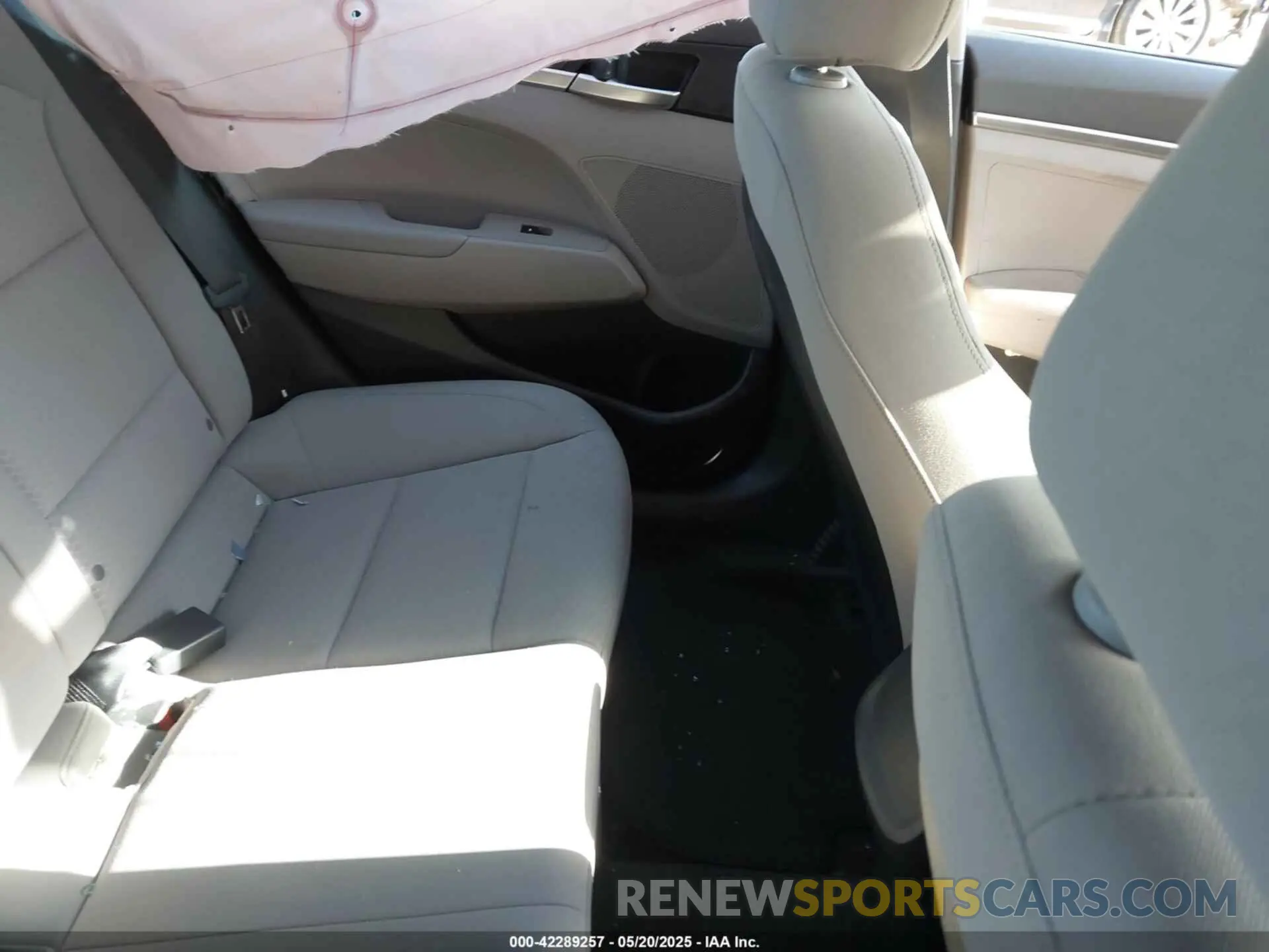 8 Photograph of a damaged car 5NPD74LF2LH617525 HYUNDAI ELANTRA 2020
