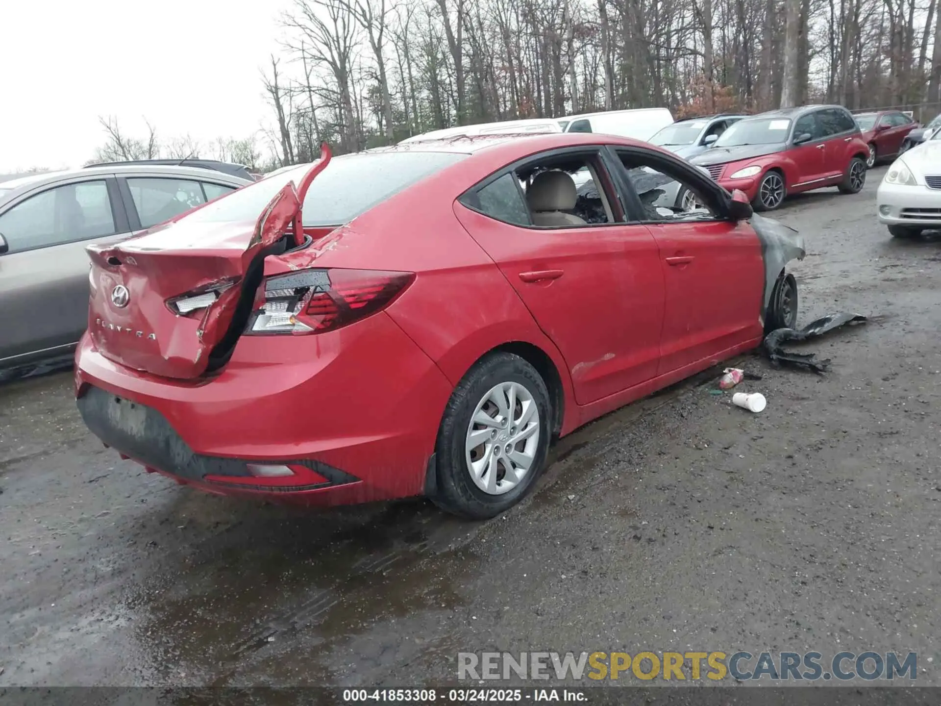 4 Photograph of a damaged car 5NPD74LF4LH513585 HYUNDAI ELANTRA 2020