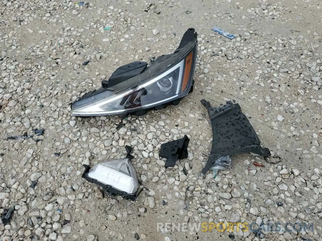 12 Photograph of a damaged car 5NPD74LF4LH615226 HYUNDAI ELANTRA 2020