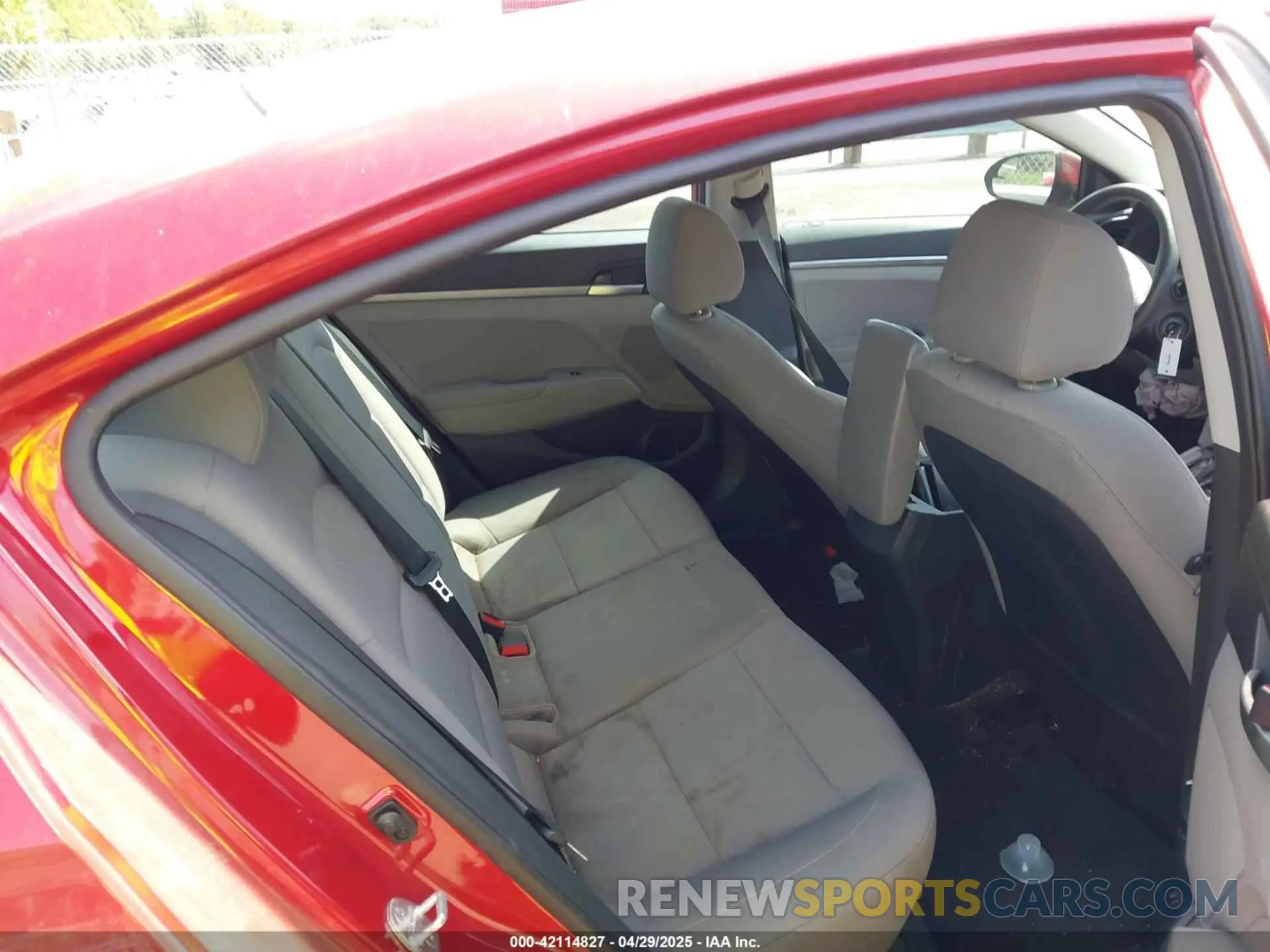8 Photograph of a damaged car 5NPD74LF5LH523929 HYUNDAI ELANTRA 2020