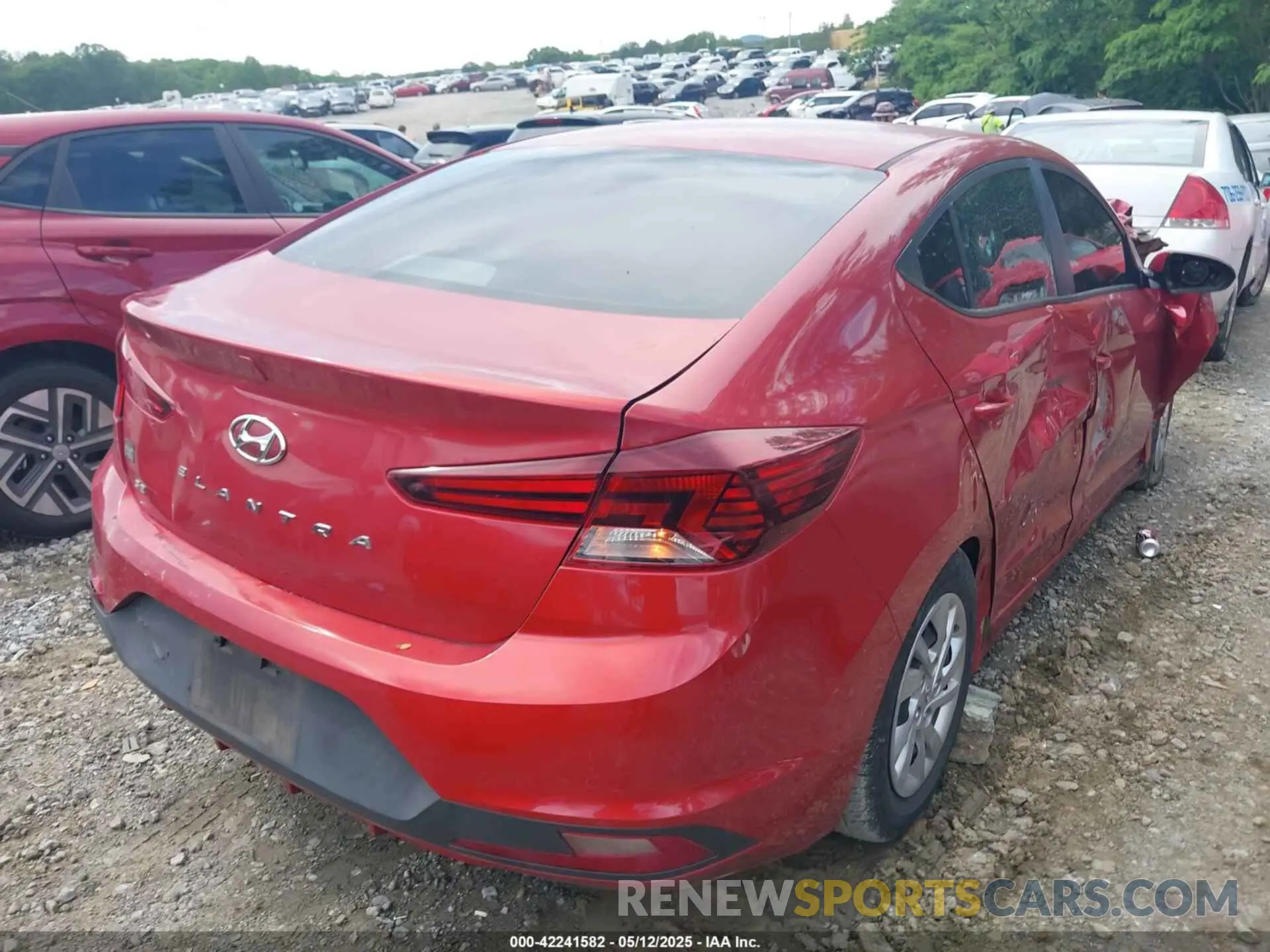 4 Photograph of a damaged car 5NPD74LF6LH491623 HYUNDAI ELANTRA 2020