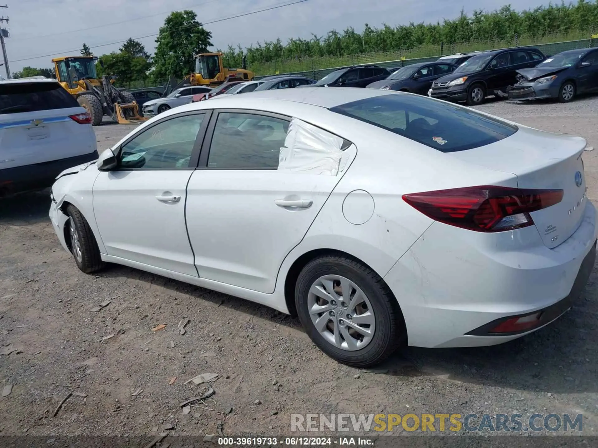14 Photograph of a damaged car 5NPD74LF6LH530453 HYUNDAI ELANTRA 2020