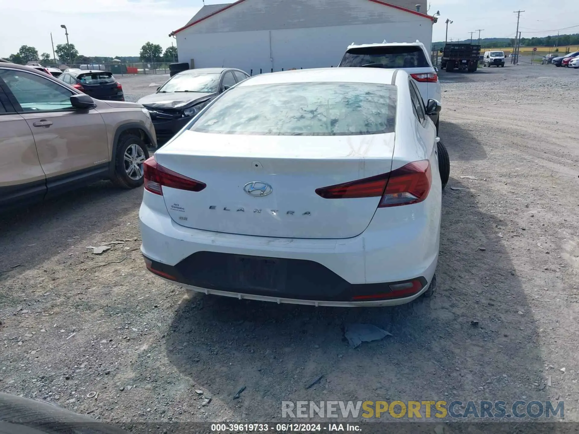 16 Photograph of a damaged car 5NPD74LF6LH530453 HYUNDAI ELANTRA 2020