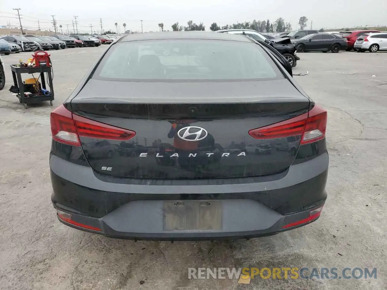 6 Photograph of a damaged car 5NPD74LF6LH541730 HYUNDAI ELANTRA 2020