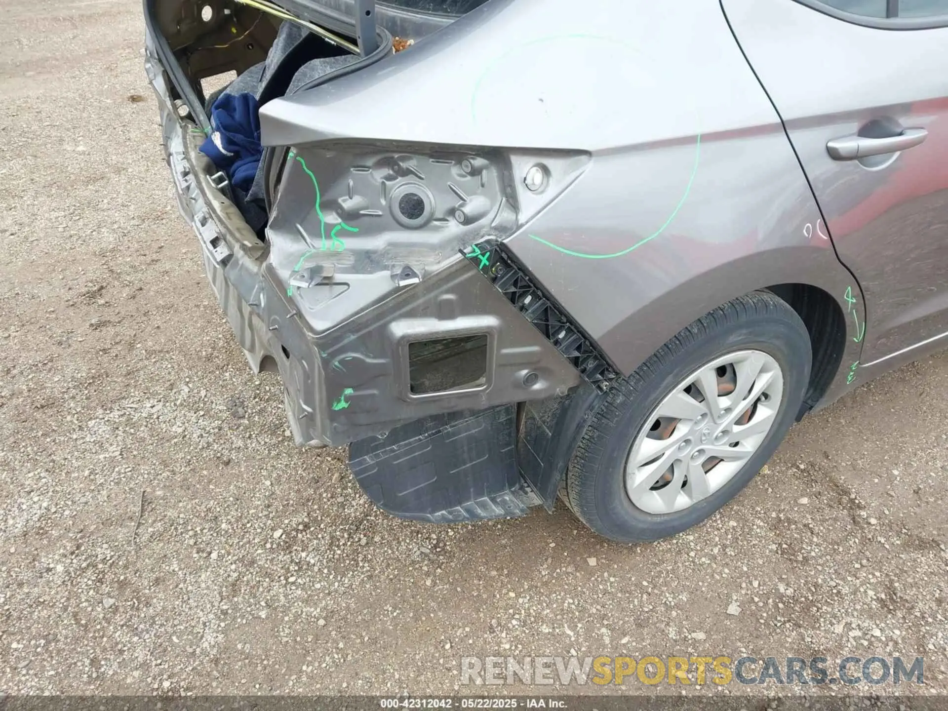 18 Фотография поврежденного автомобиля 5NPD74LF7LH536925 HYUNDAI ELANTRA 2020