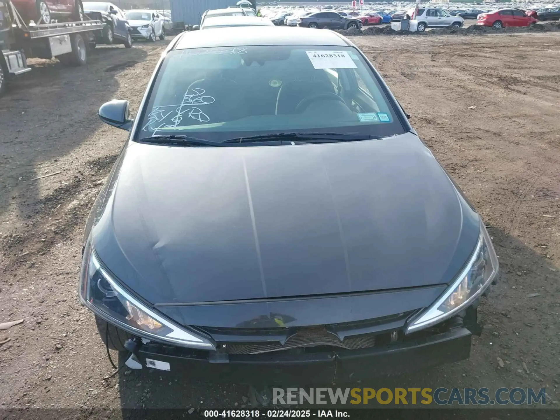 12 Photograph of a damaged car 5NPD74LF7LH591827 HYUNDAI ELANTRA 2020