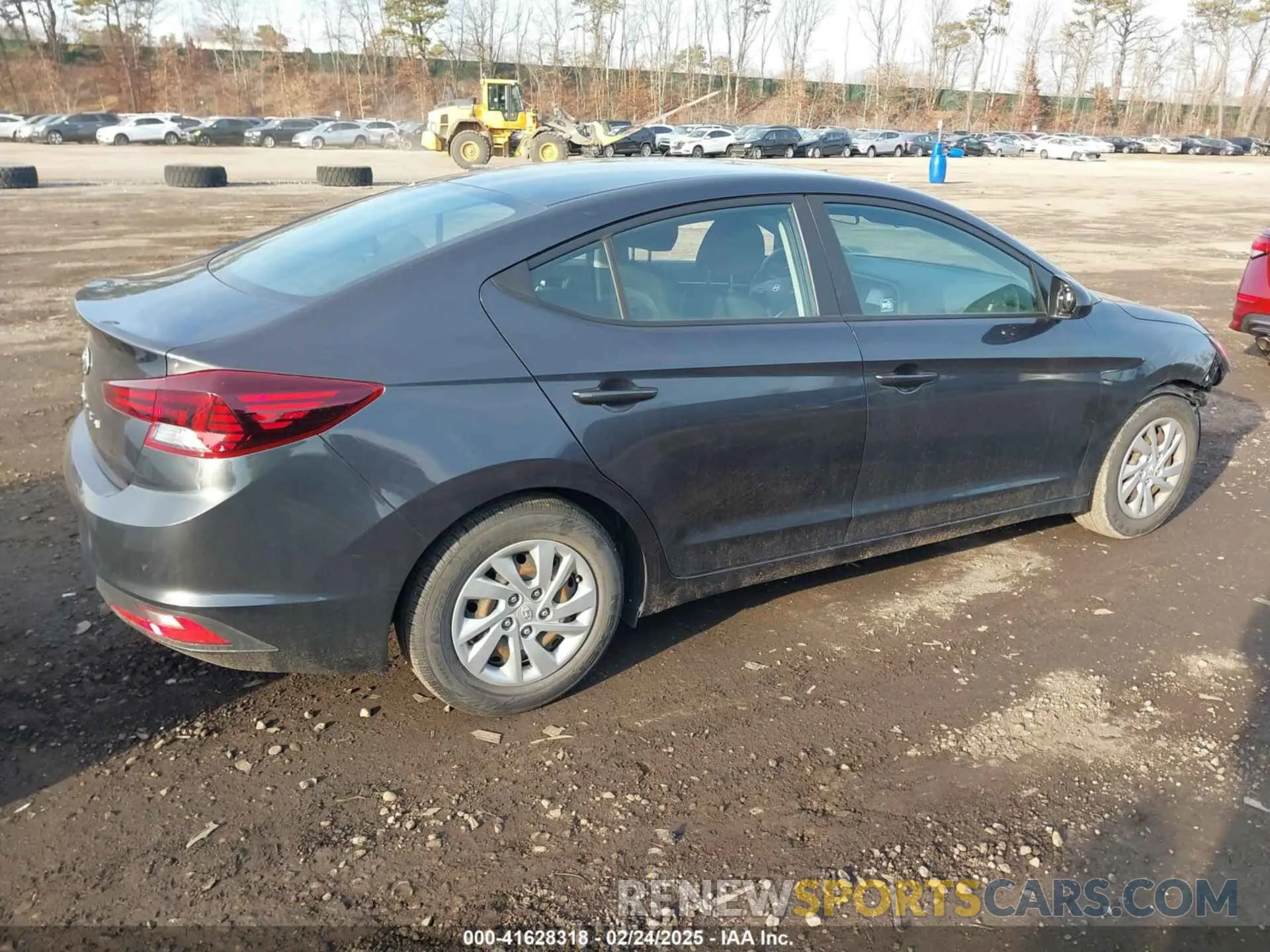 4 Photograph of a damaged car 5NPD74LF7LH591827 HYUNDAI ELANTRA 2020