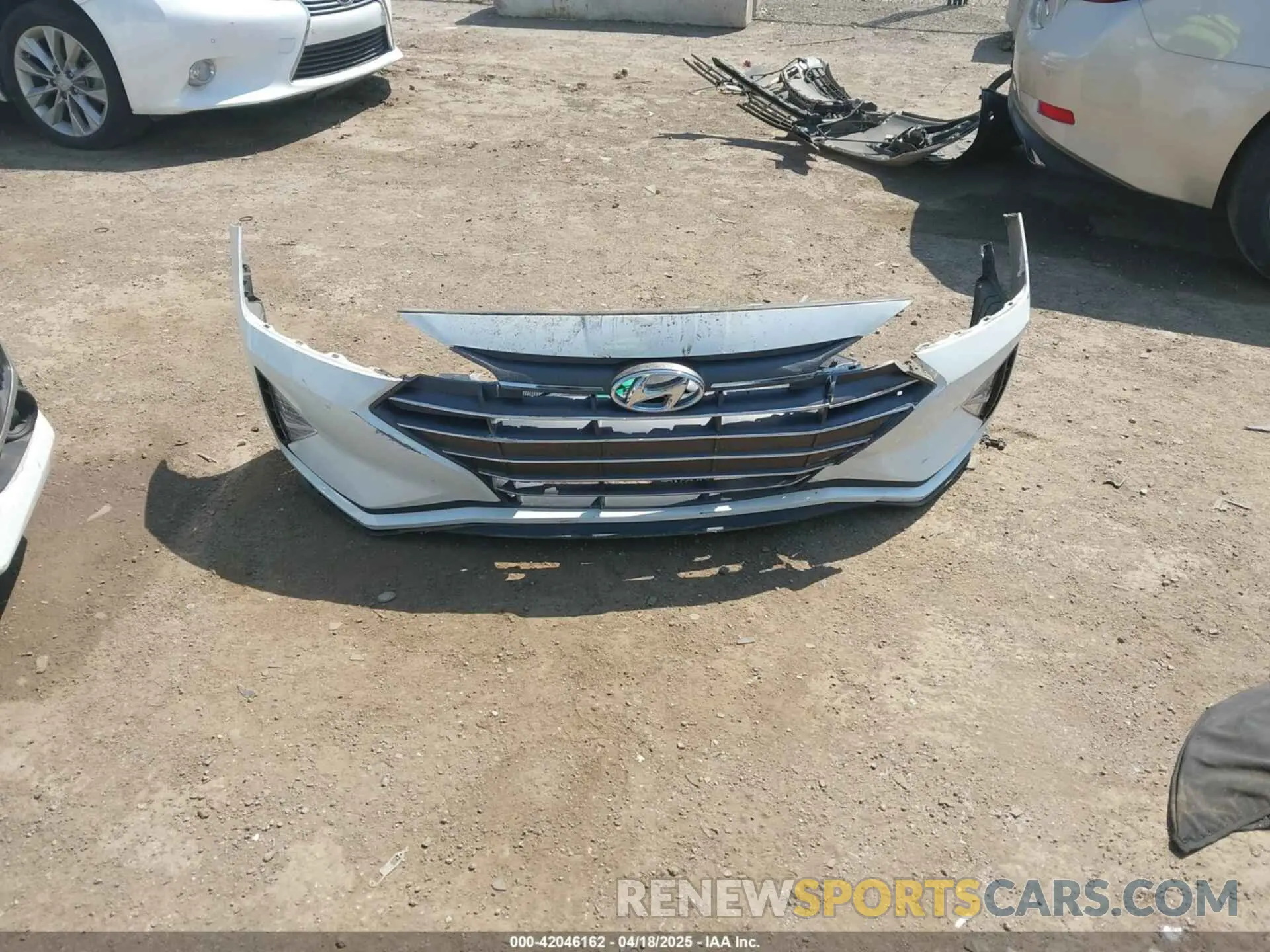 12 Photograph of a damaged car 5NPD74LF8LH519597 HYUNDAI ELANTRA 2020