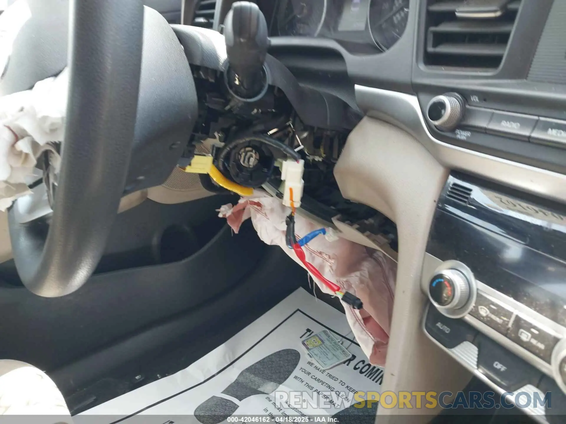 18 Photograph of a damaged car 5NPD74LF8LH519597 HYUNDAI ELANTRA 2020