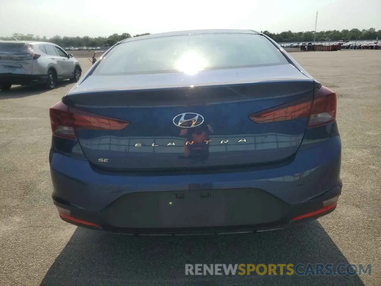 6 Photograph of a damaged car 5NPD74LF8LH588869 HYUNDAI ELANTRA 2020