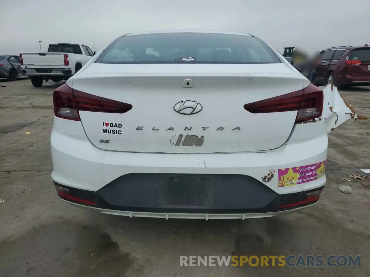 6 Photograph of a damaged car 5NPD74LF8LH610661 HYUNDAI ELANTRA 2020