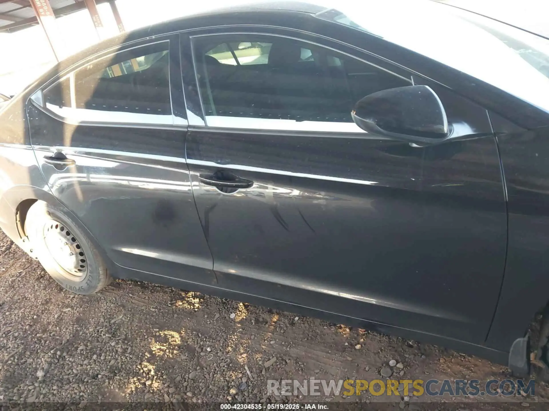14 Photograph of a damaged car 5NPD74LF9LH541723 HYUNDAI ELANTRA 2020
