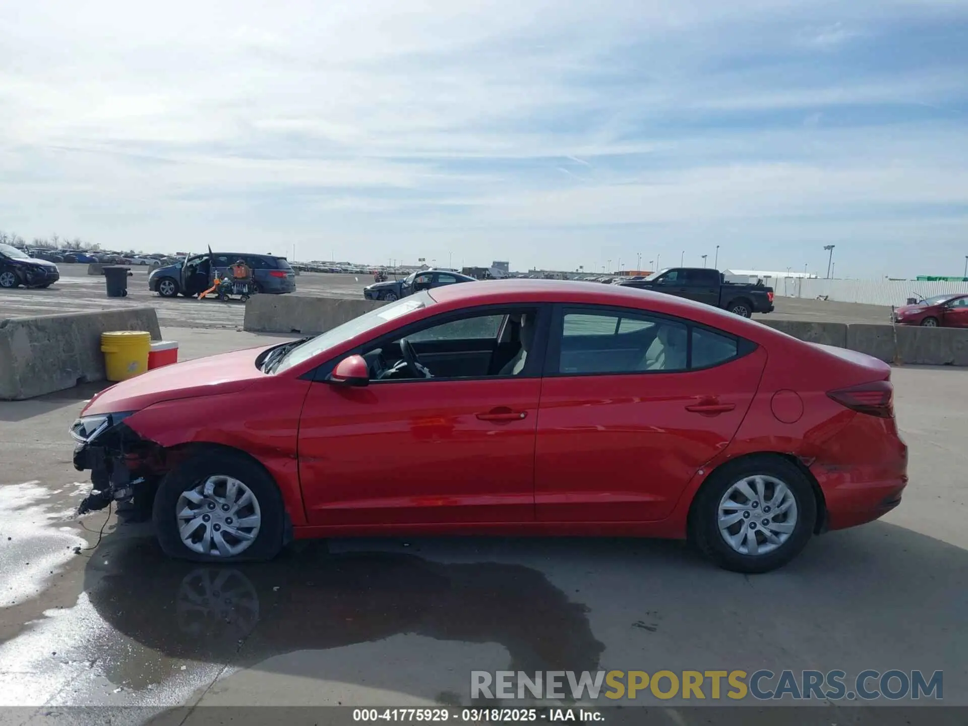 15 Photograph of a damaged car 5NPD74LF9LH550695 HYUNDAI ELANTRA 2020