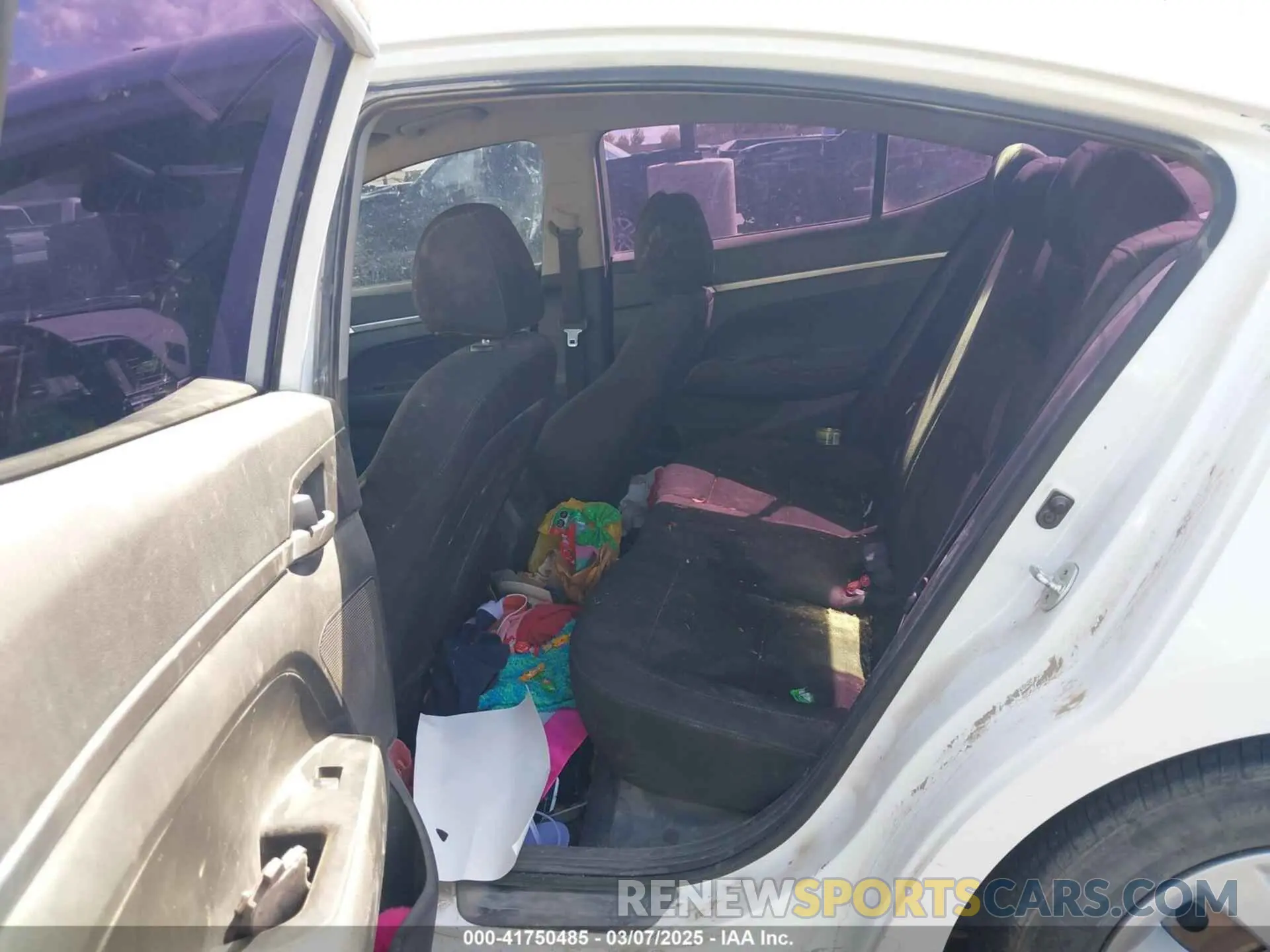 8 Фотография поврежденного автомобиля 5NPD74LF9LH611446 HYUNDAI ELANTRA 2020