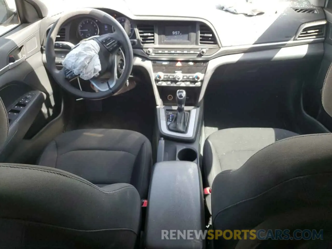 8 Photograph of a damaged car 5NPD74LFXLH505233 HYUNDAI ELANTRA 2020
