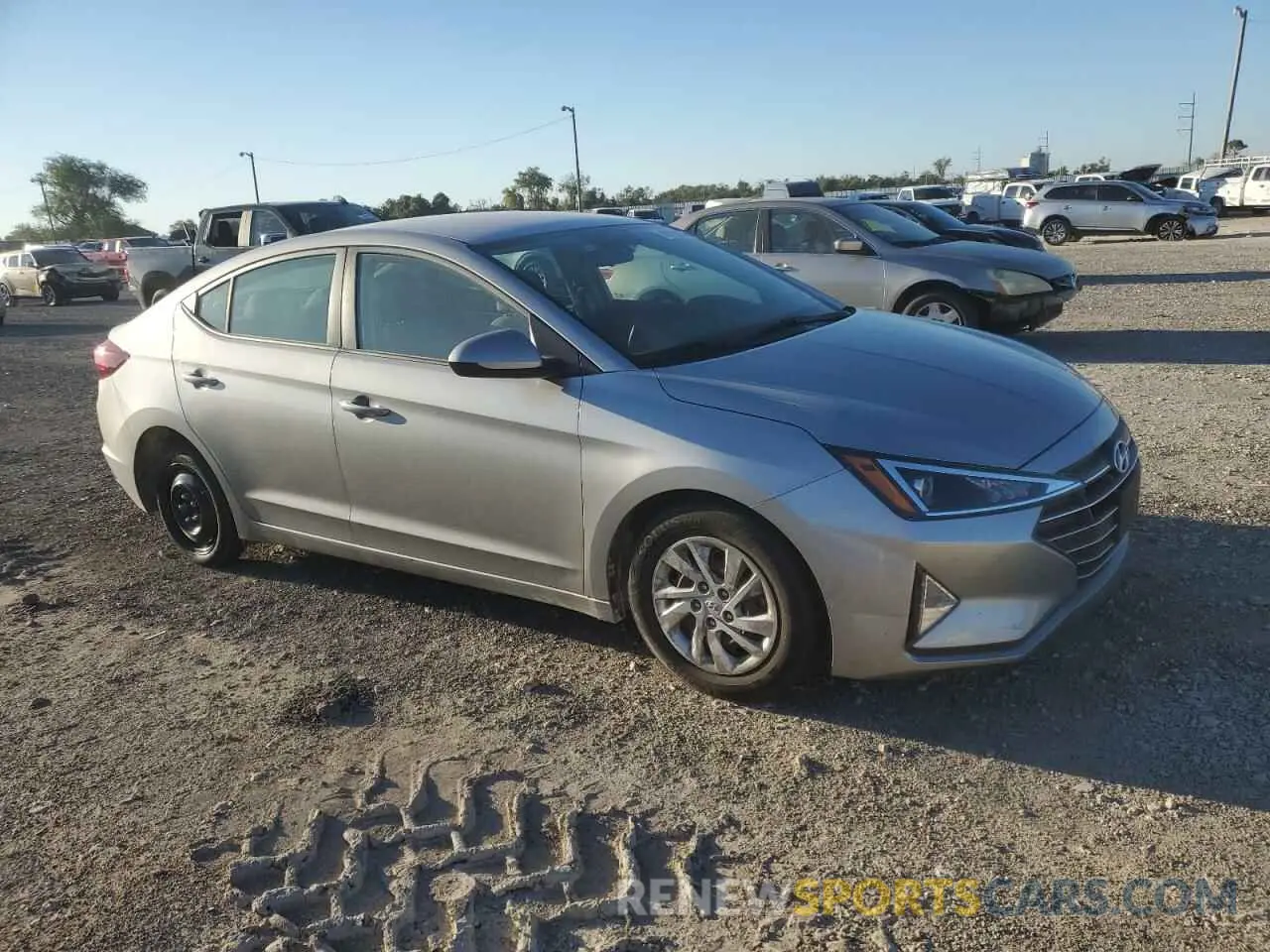 4 Фотография поврежденного автомобиля 5NPD74LFXLH600276 HYUNDAI ELANTRA 2020