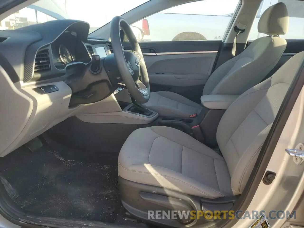 7 Фотография поврежденного автомобиля 5NPD74LFXLH600276 HYUNDAI ELANTRA 2020