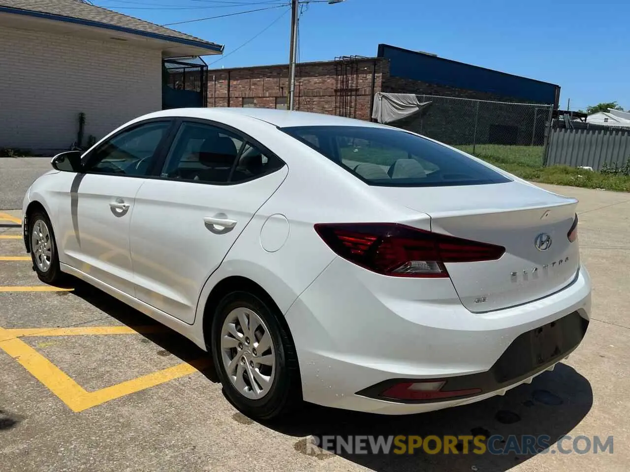 3 Photograph of a damaged car 5NPD74LFXLH609740 HYUNDAI ELANTRA 2020