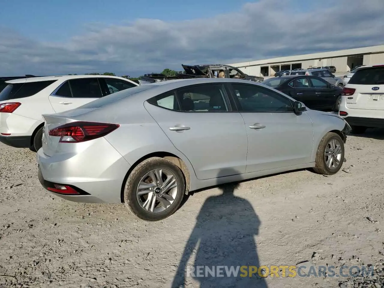 3 Фотография поврежденного автомобиля 5NPD84LF0LH518571 HYUNDAI ELANTRA 2020