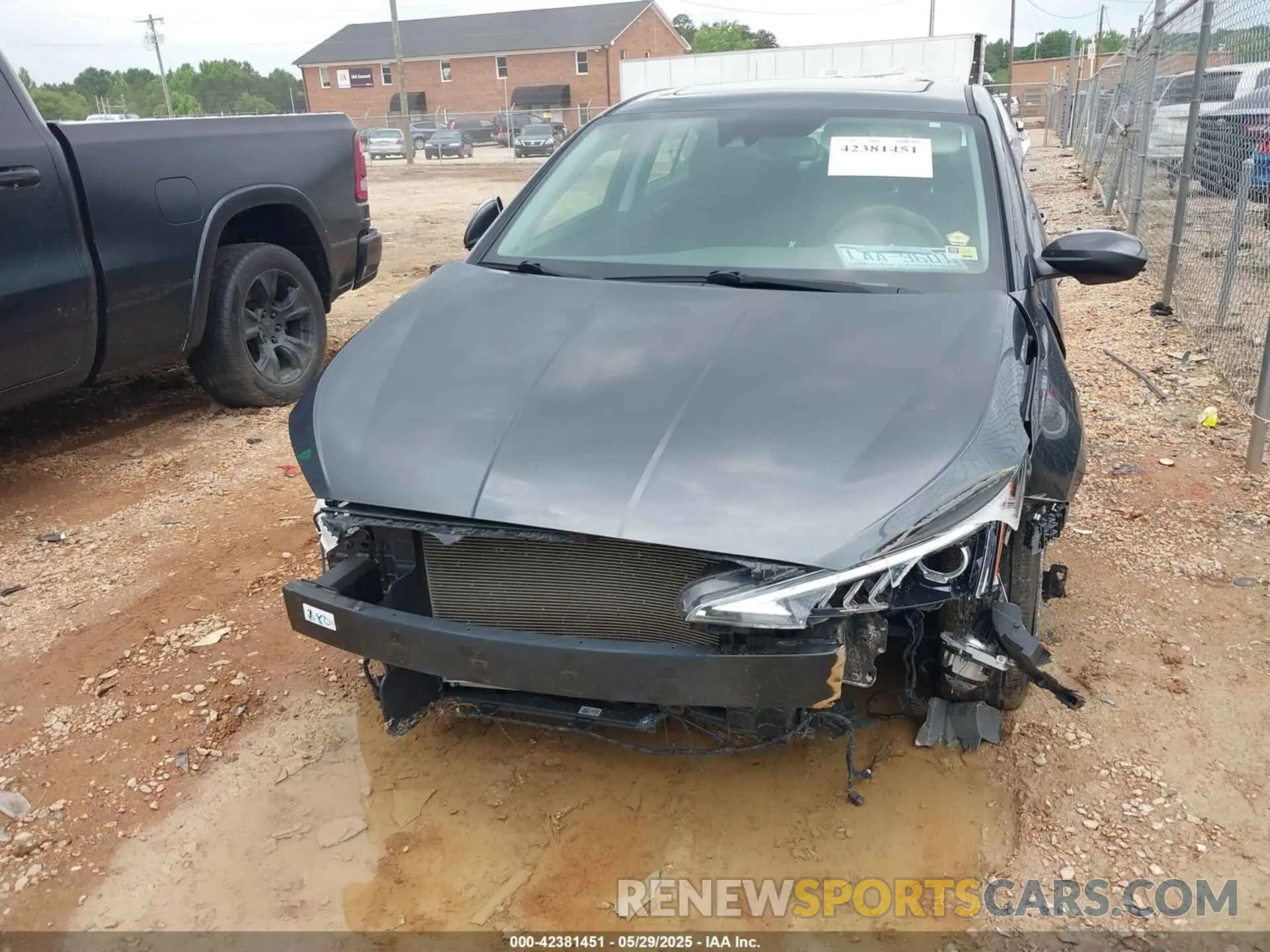 12 Photograph of a damaged car 5NPD84LF0LH557192 HYUNDAI ELANTRA 2020