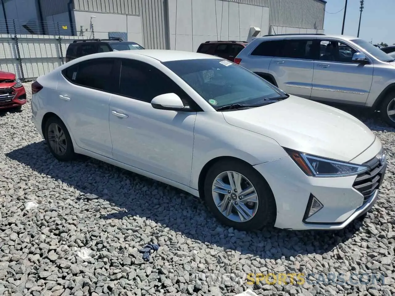 4 Photograph of a damaged car 5NPD84LF0LH565065 HYUNDAI ELANTRA 2020