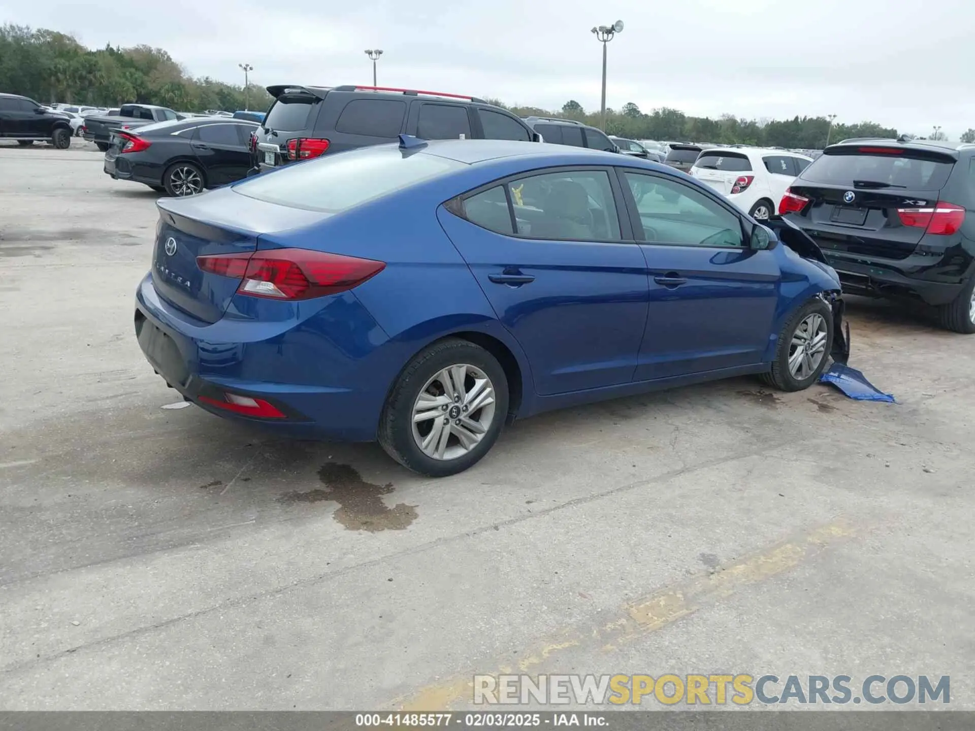 4 Photograph of a damaged car 5NPD84LF0LH570234 HYUNDAI ELANTRA 2020
