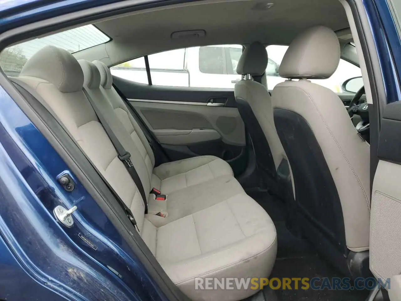 10 Photograph of a damaged car 5NPD84LF0LH575806 HYUNDAI ELANTRA 2020