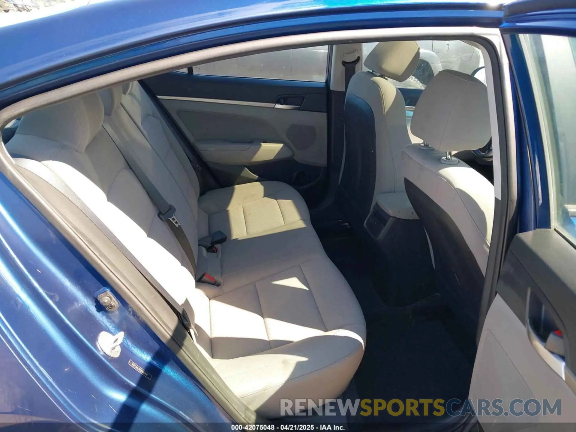 8 Фотография поврежденного автомобиля 5NPD84LF0LH586904 HYUNDAI ELANTRA 2020