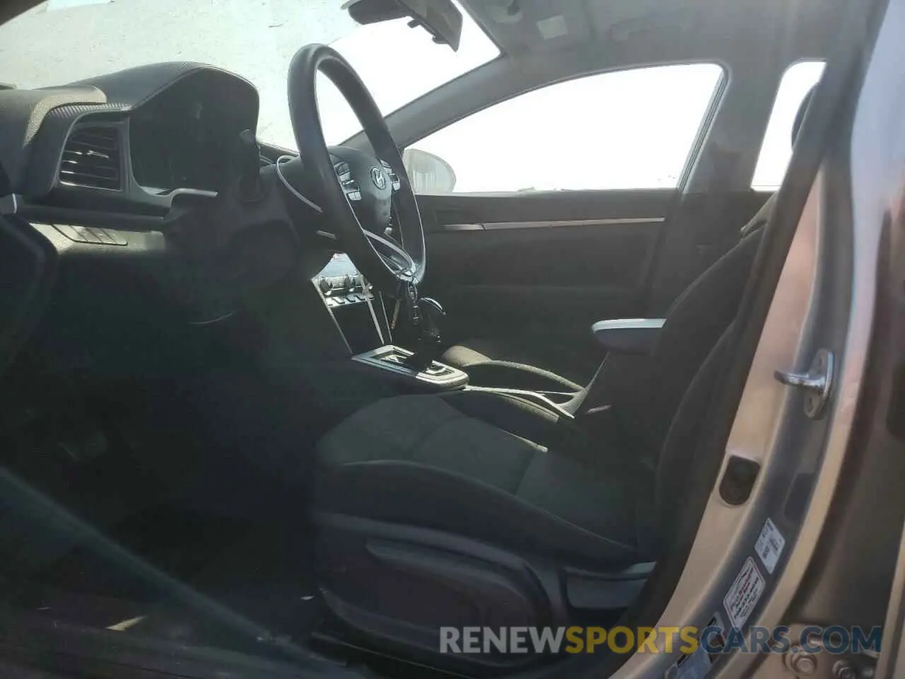 7 Фотография поврежденного автомобиля 5NPD84LF0LH631405 HYUNDAI ELANTRA 2020