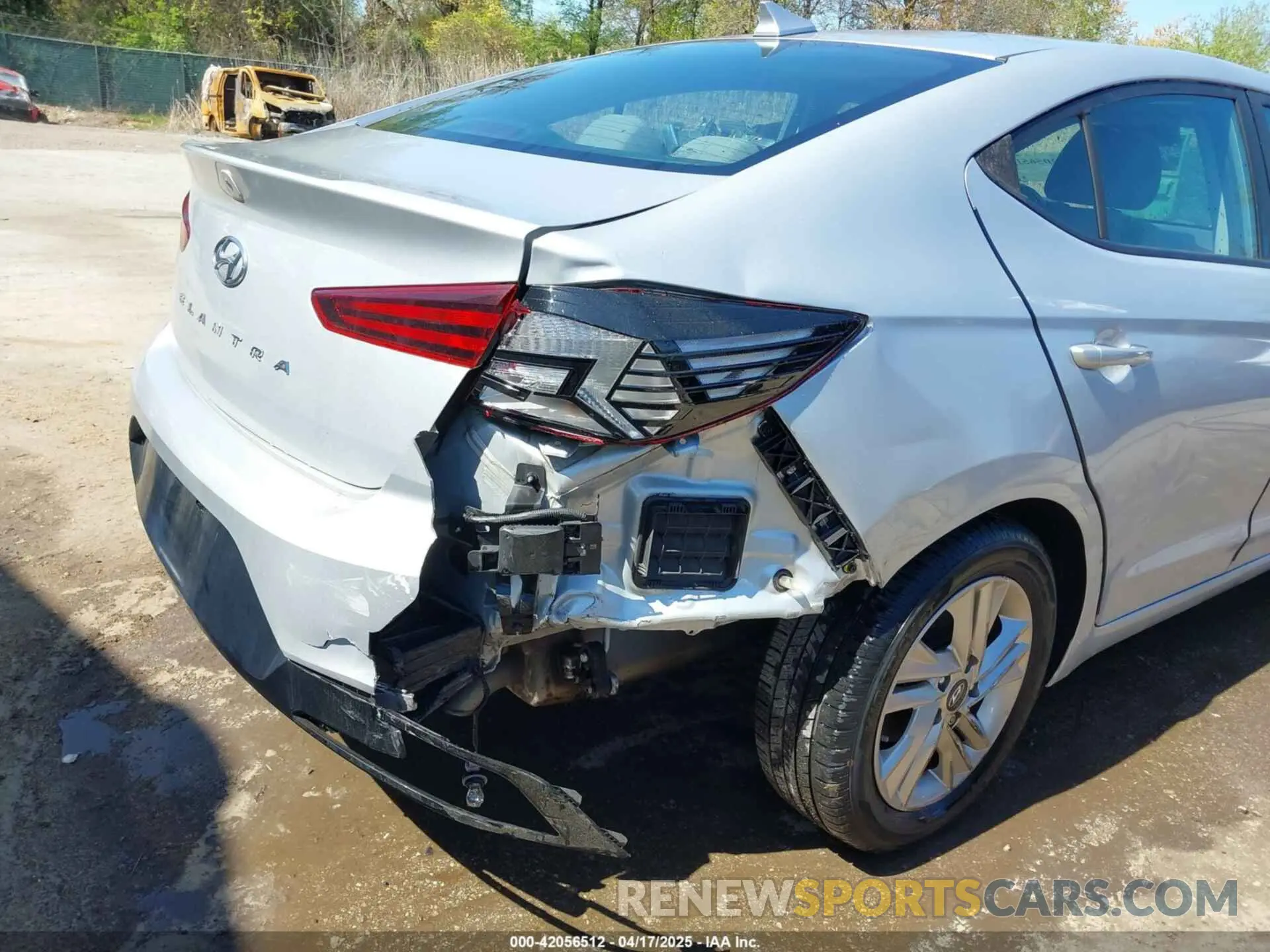 6 Photograph of a damaged car 5NPD84LF1LH499853 HYUNDAI ELANTRA 2020