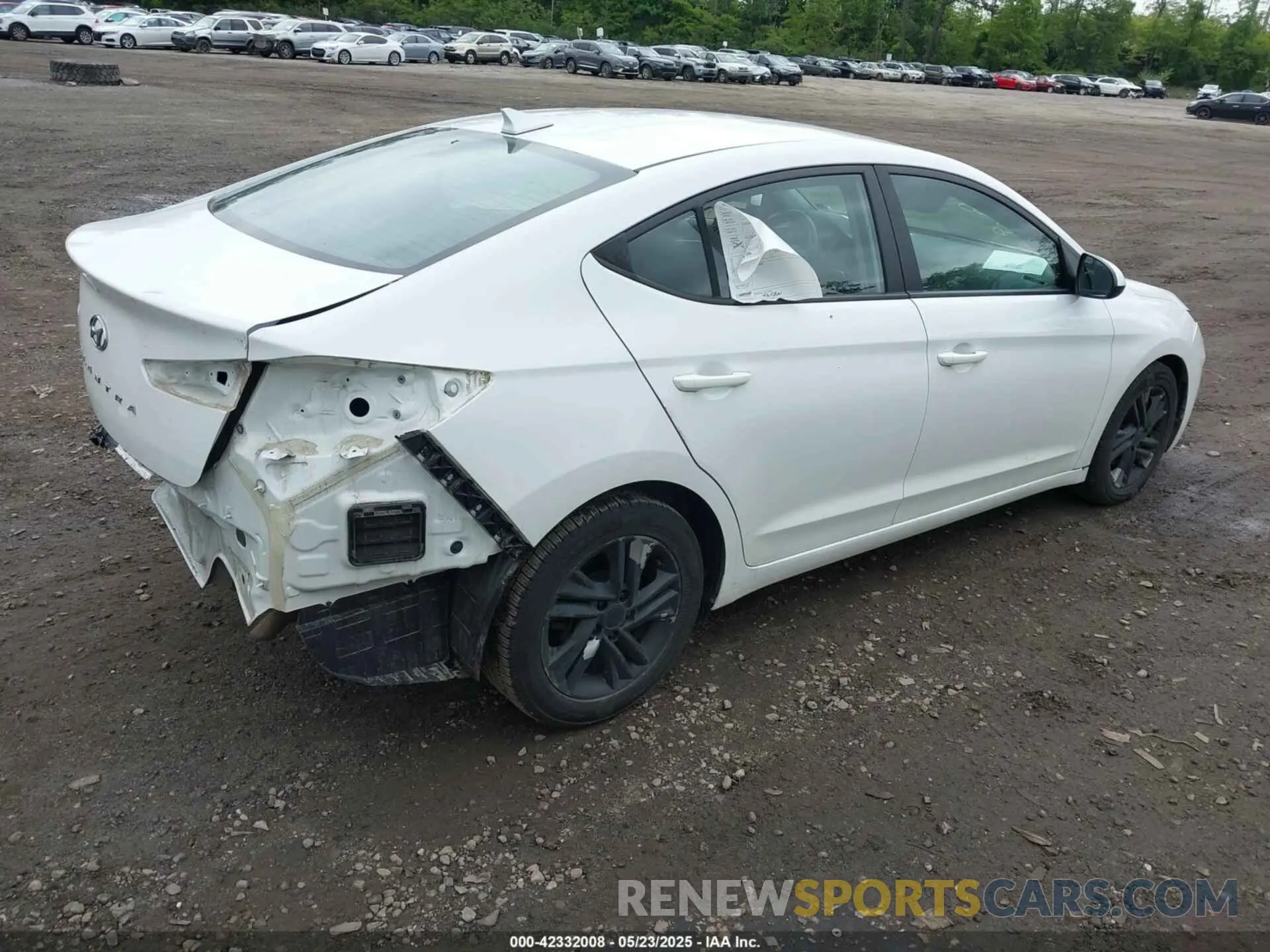 4 Photograph of a damaged car 5NPD84LF1LH527750 HYUNDAI ELANTRA 2020