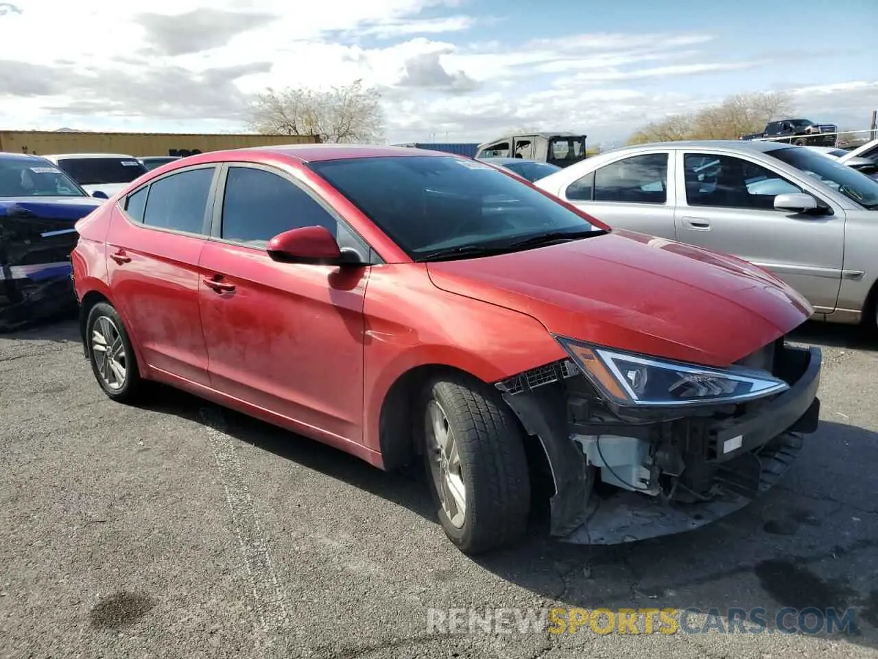 4 Photograph of a damaged car 5NPD84LF1LH561199 HYUNDAI ELANTRA 2020