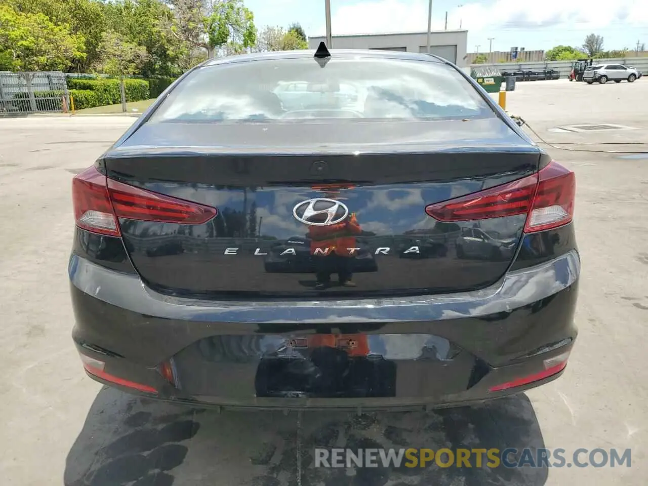 6 Photograph of a damaged car 5NPD84LF1LH567665 HYUNDAI ELANTRA 2020