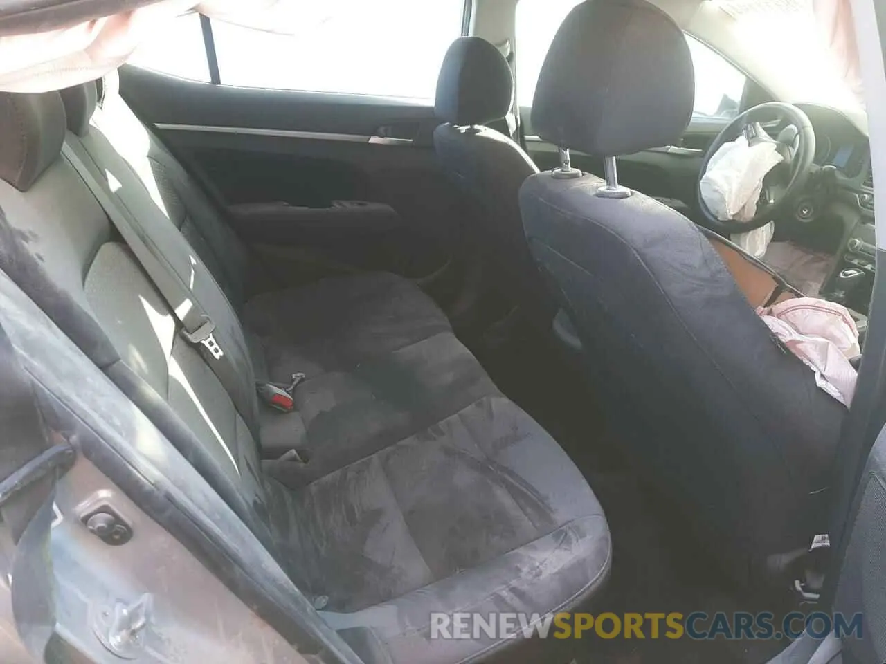 10 Photograph of a damaged car 5NPD84LF1LH569674 HYUNDAI ELANTRA 2020