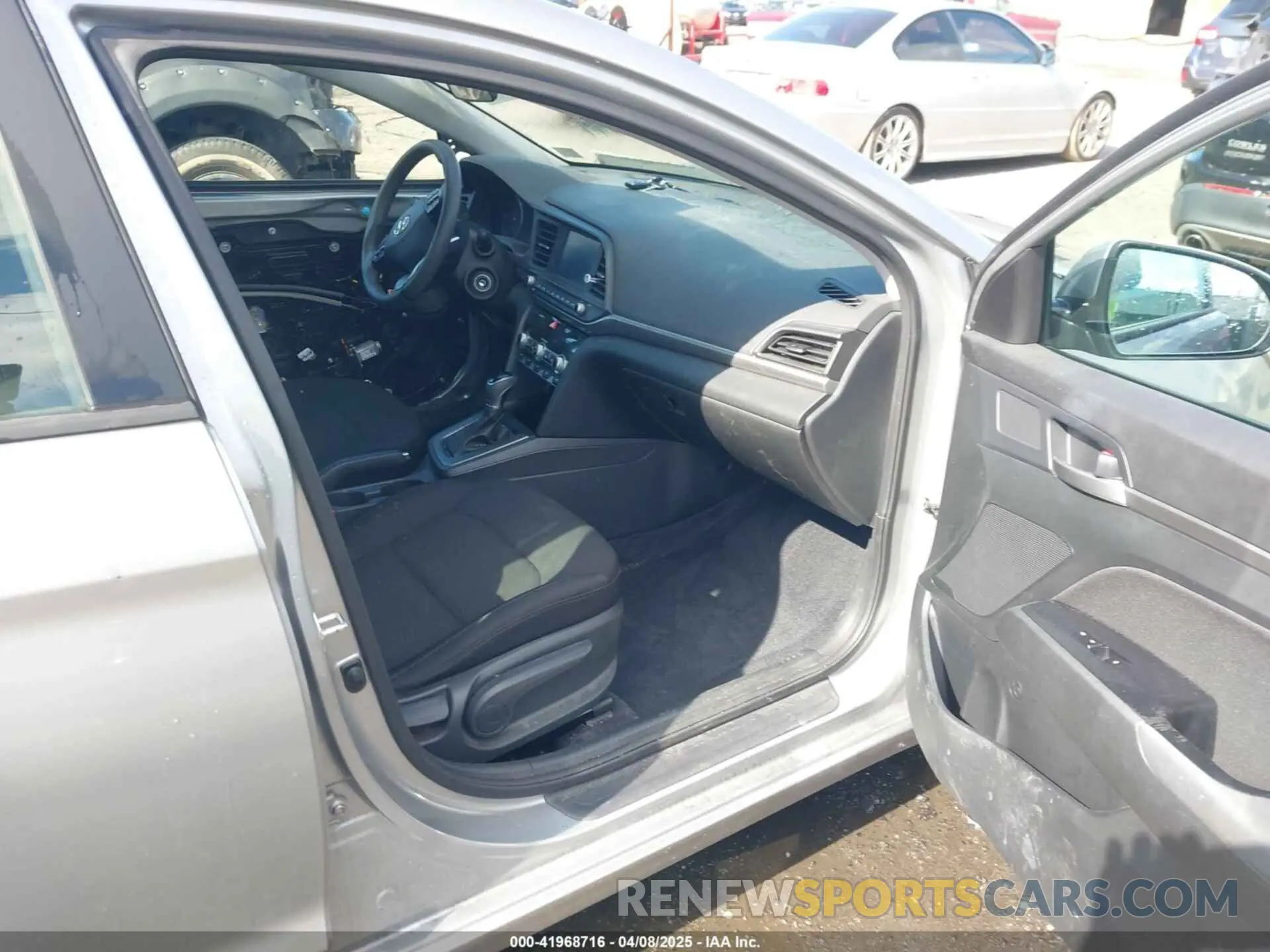 5 Фотография поврежденного автомобиля 5NPD84LF1LH570310 HYUNDAI ELANTRA 2020