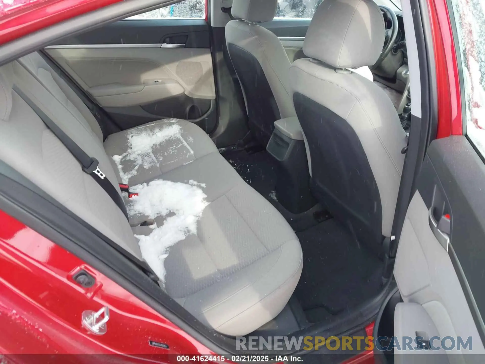 8 Photograph of a damaged car 5NPD84LF1LH606853 HYUNDAI ELANTRA 2020