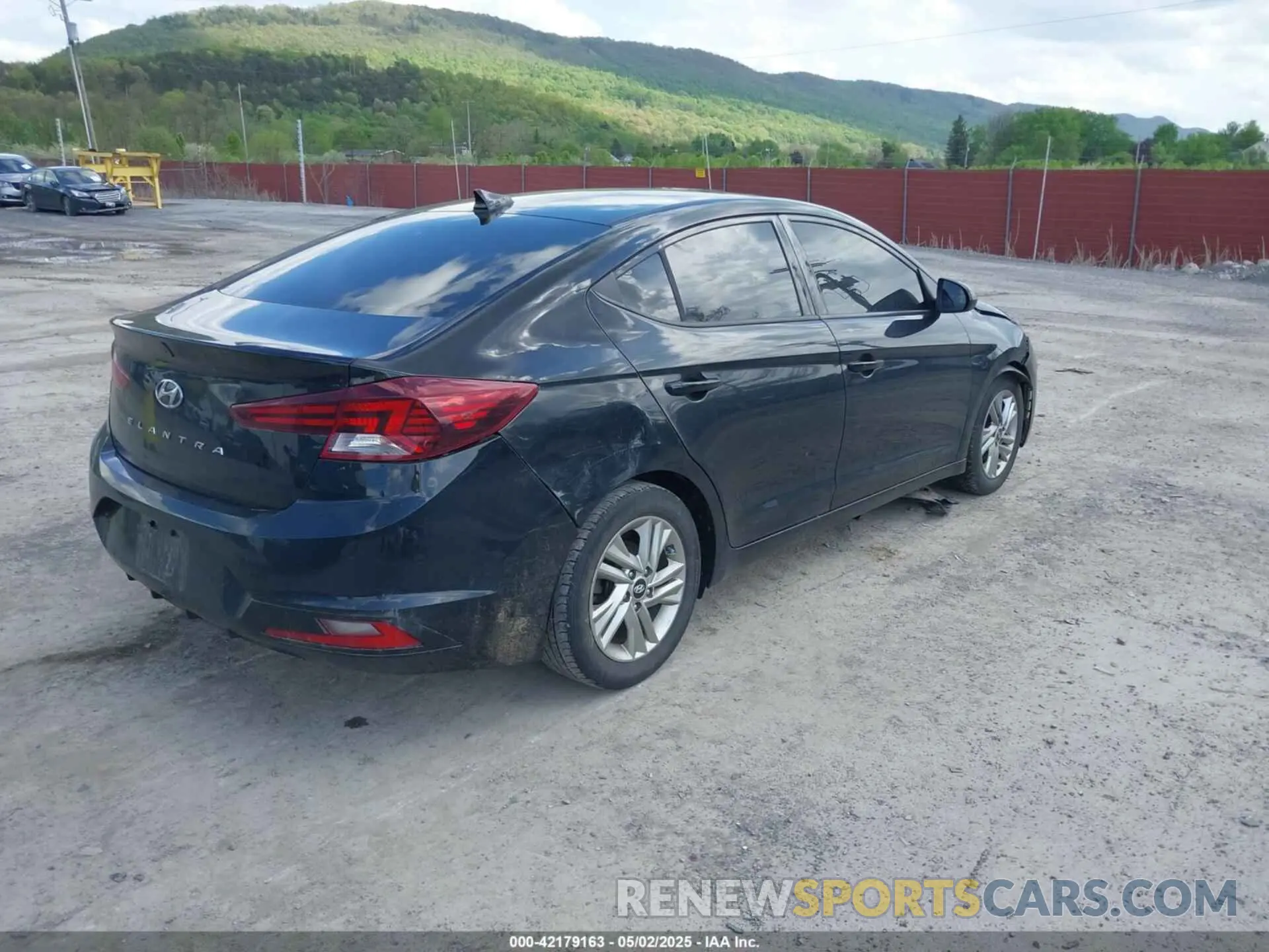 4 Фотография поврежденного автомобиля 5NPD84LF1LH624348 HYUNDAI ELANTRA 2020