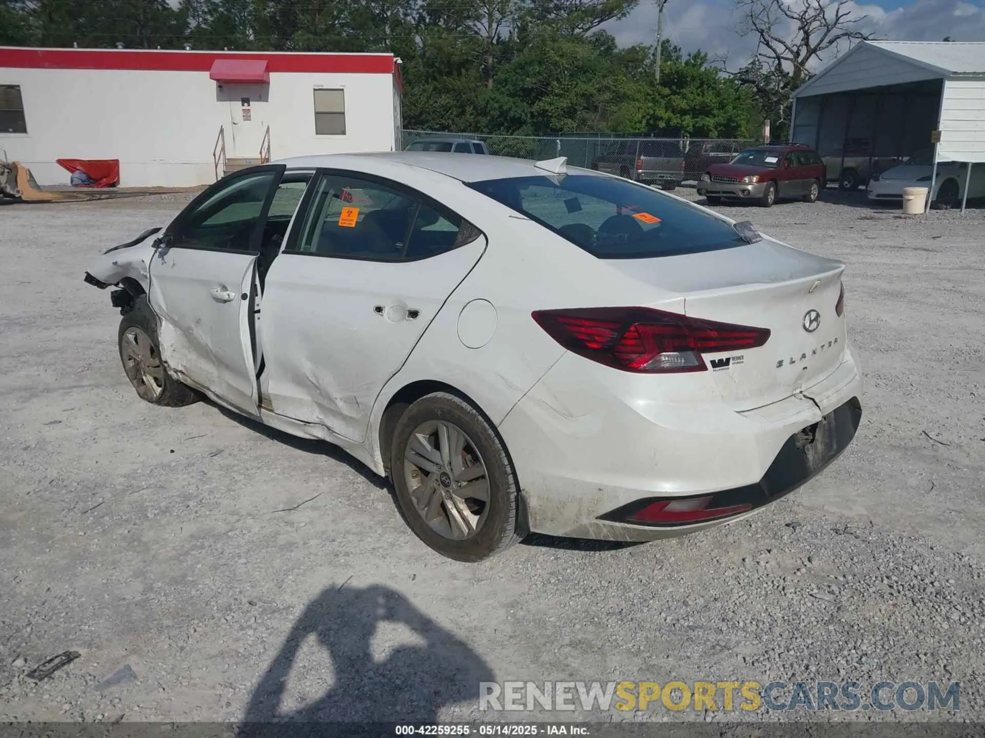 3 Photograph of a damaged car 5NPD84LF2LH597290 HYUNDAI ELANTRA 2020
