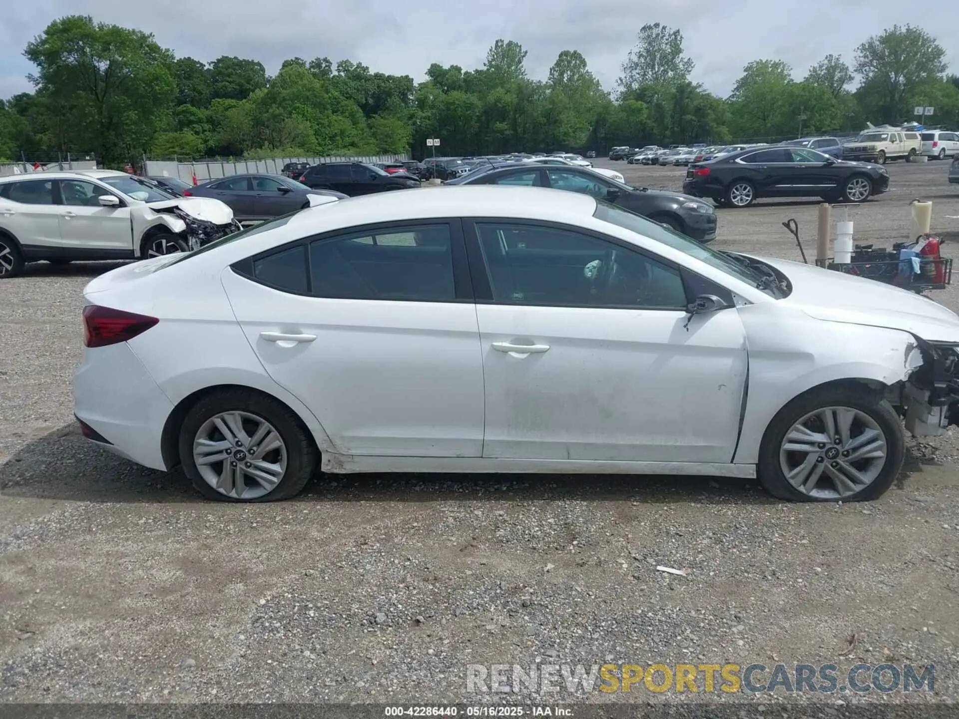 13 Фотография поврежденного автомобиля 5NPD84LF2LH628019 HYUNDAI ELANTRA 2020
