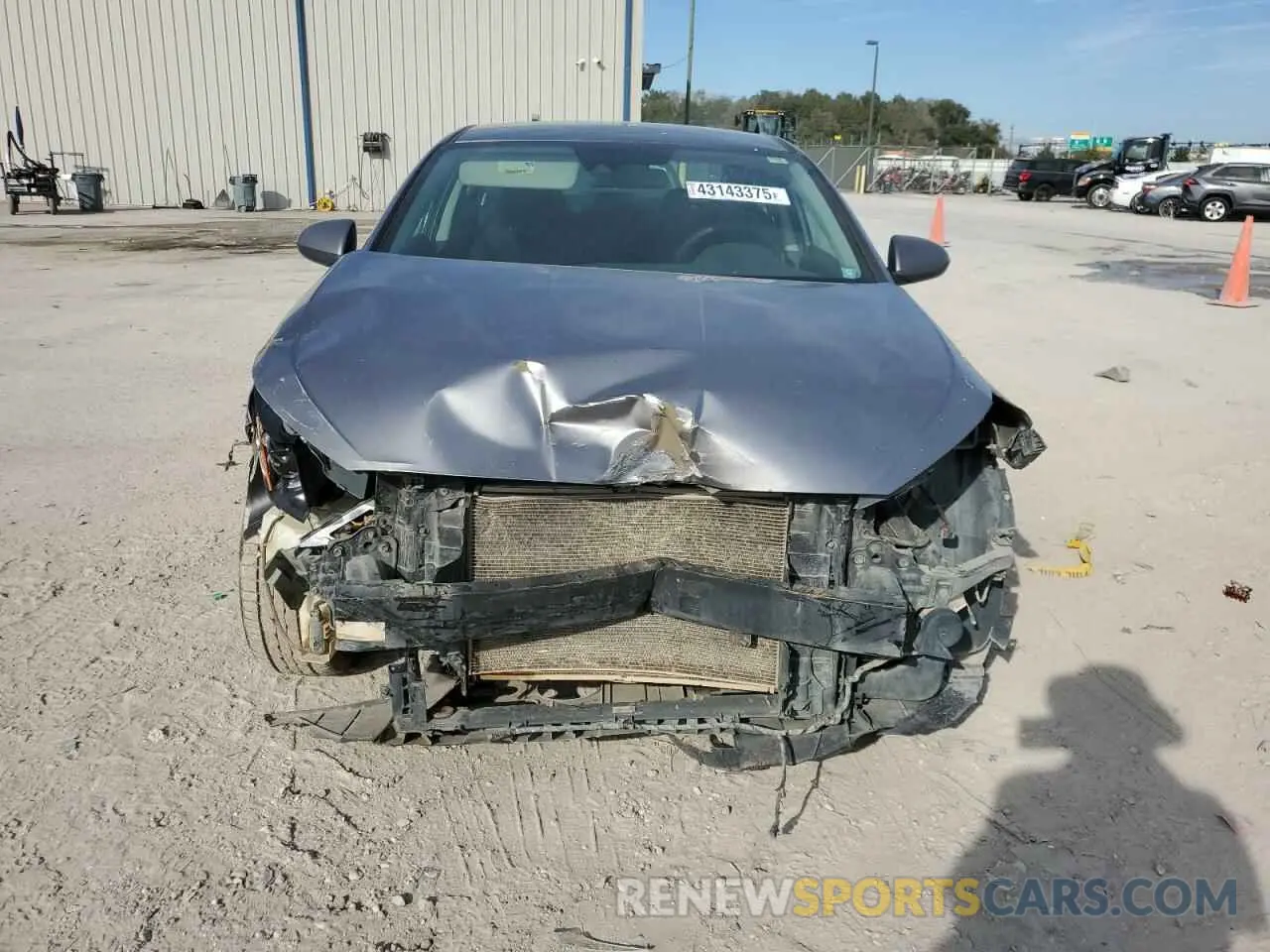 5 Photograph of a damaged car 5NPD84LF3LH526891 HYUNDAI ELANTRA 2020
