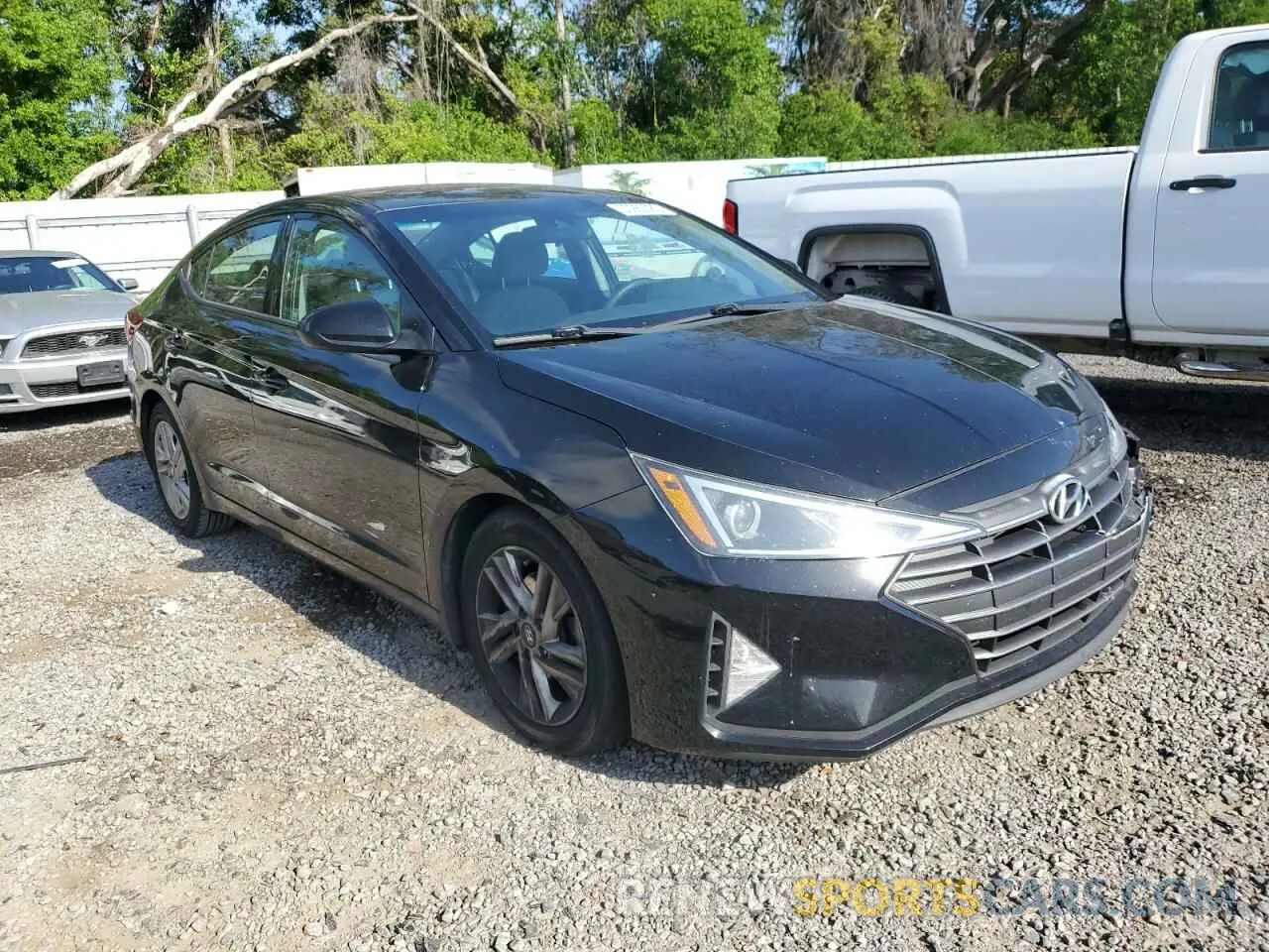4 Photograph of a damaged car 5NPD84LF3LH532271 HYUNDAI ELANTRA 2020