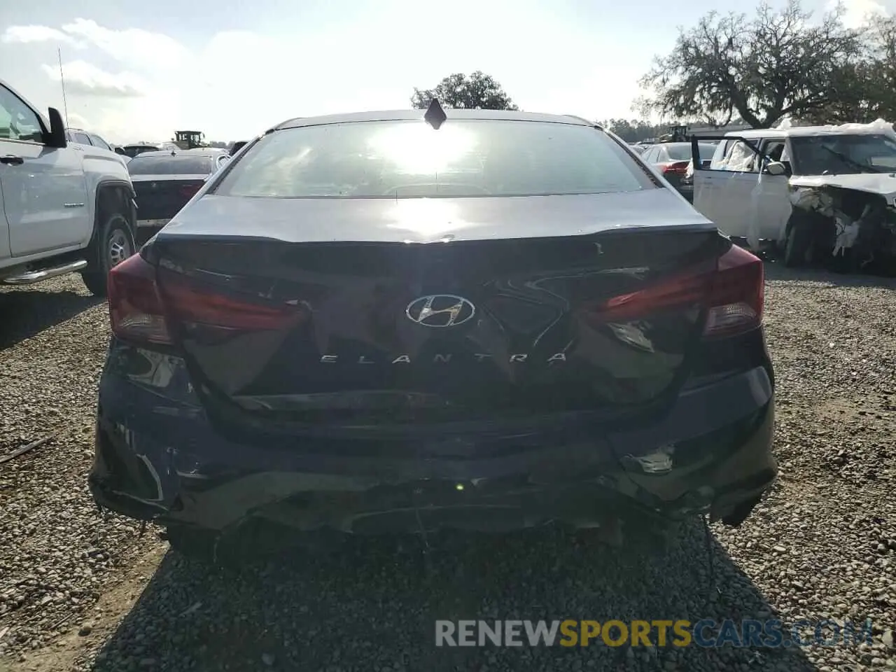 6 Photograph of a damaged car 5NPD84LF3LH532271 HYUNDAI ELANTRA 2020