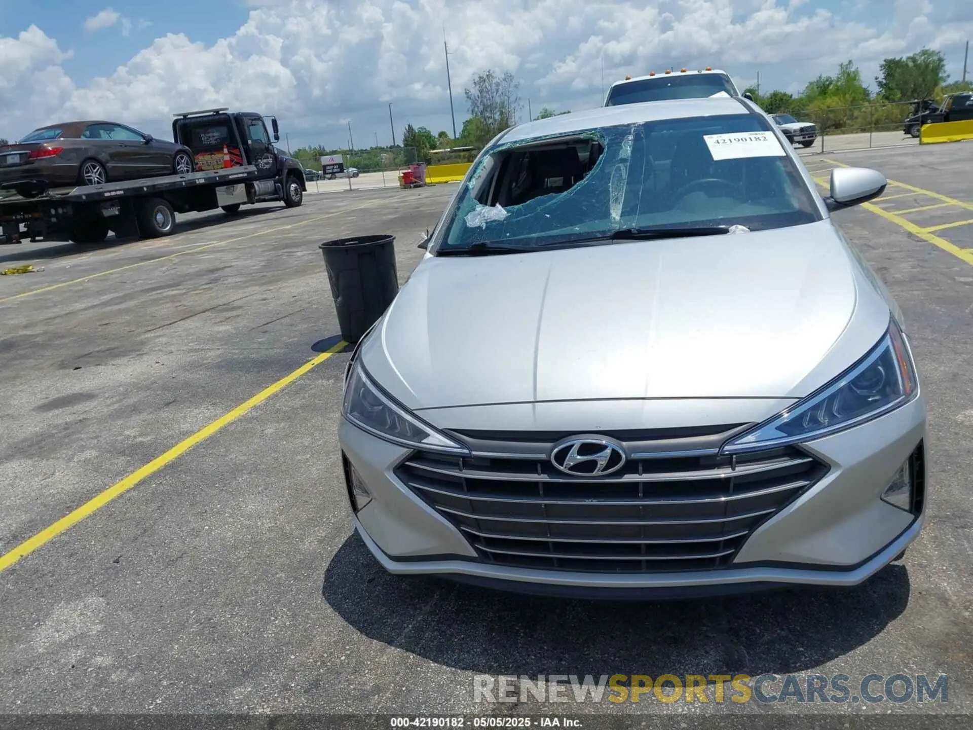 12 Photograph of a damaged car 5NPD84LF3LH540242 HYUNDAI ELANTRA 2020