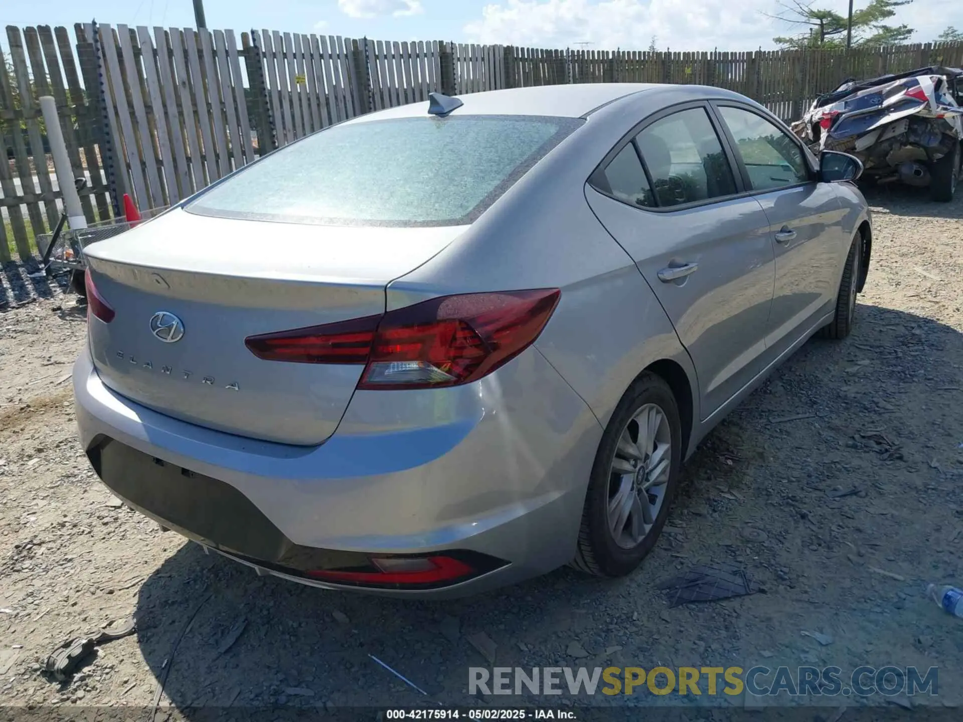 4 Фотография поврежденного автомобиля 5NPD84LF3LH581034 HYUNDAI ELANTRA 2020