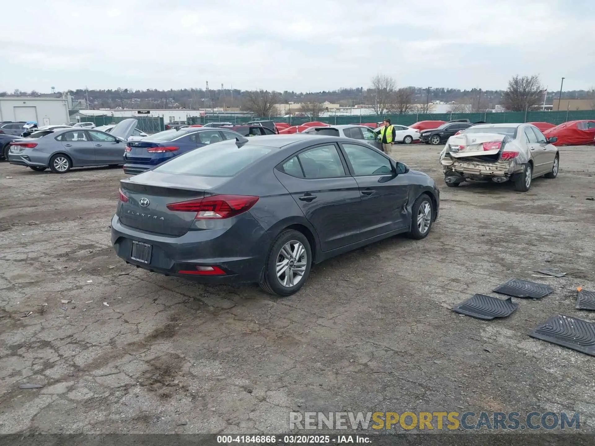 4 Photograph of a damaged car 5NPD84LF3LH629745 HYUNDAI ELANTRA 2020