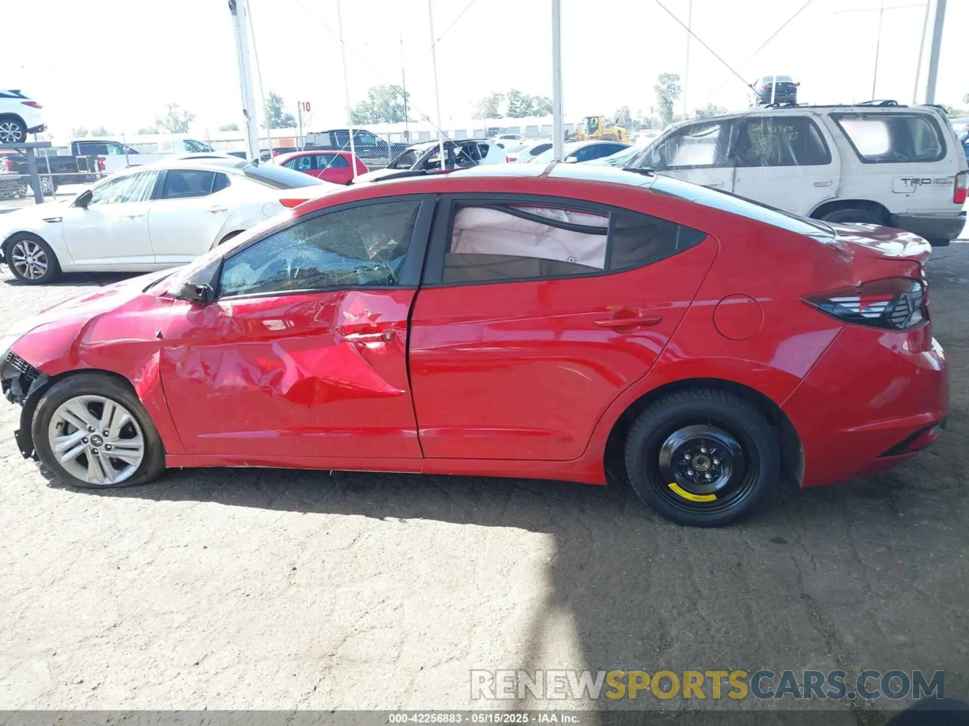 14 Photograph of a damaged car 5NPD84LF3LH631009 HYUNDAI ELANTRA 2020